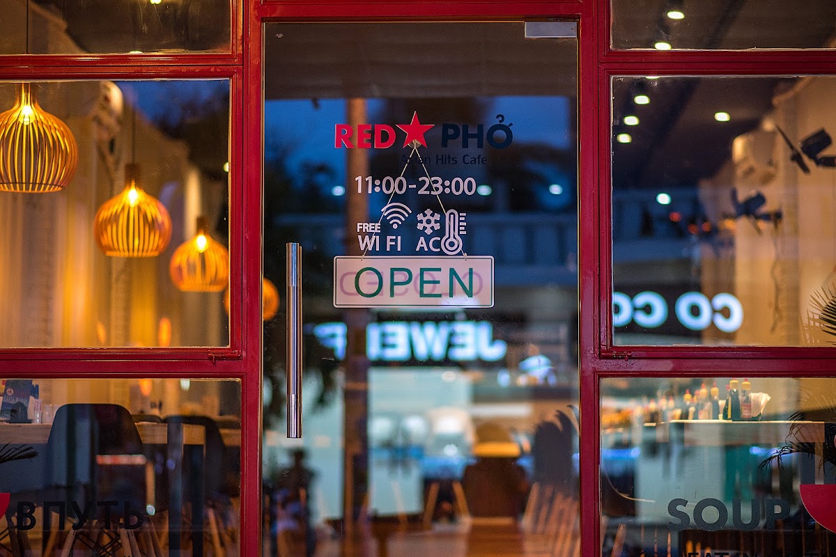 Red Pho Cafe